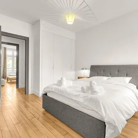 Apartament Grand Lumineux - Parking Prive - Clim