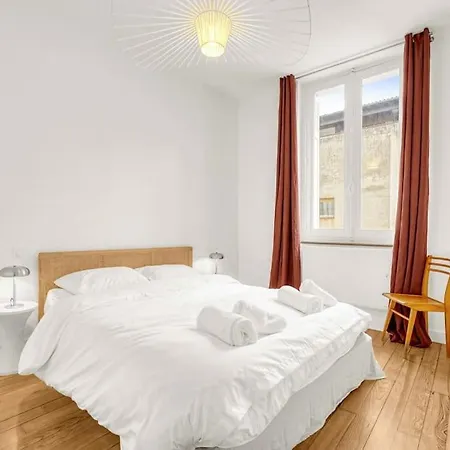 Apartament Grand Lumineux - Parking Prive - Clim *